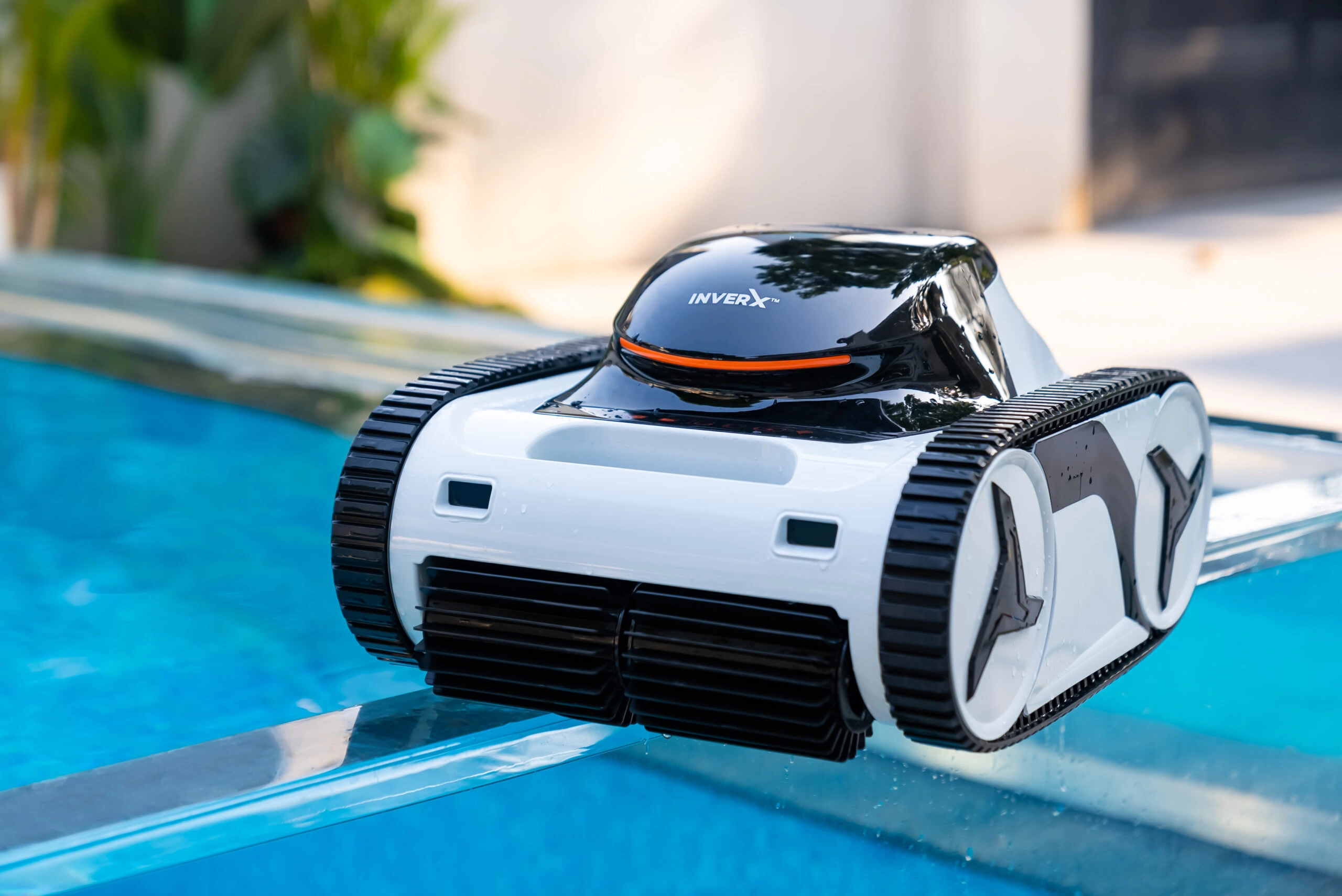 X60 Wireless Robotic Pool Cleaner